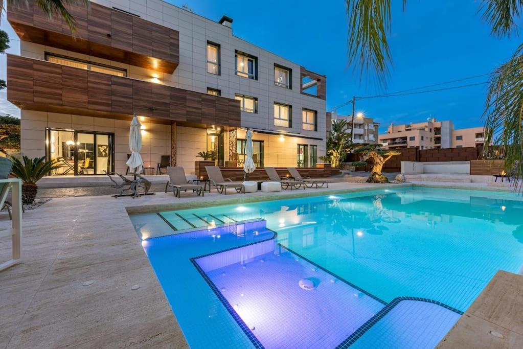 5 Stelle Piscina, Jacuzzi, Wifi - 2 Min Dal Mare Miami Playa Exterior foto